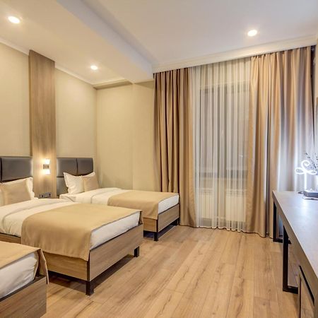 Sara Boutique Hotel Bişkek Dış mekan fotoğraf