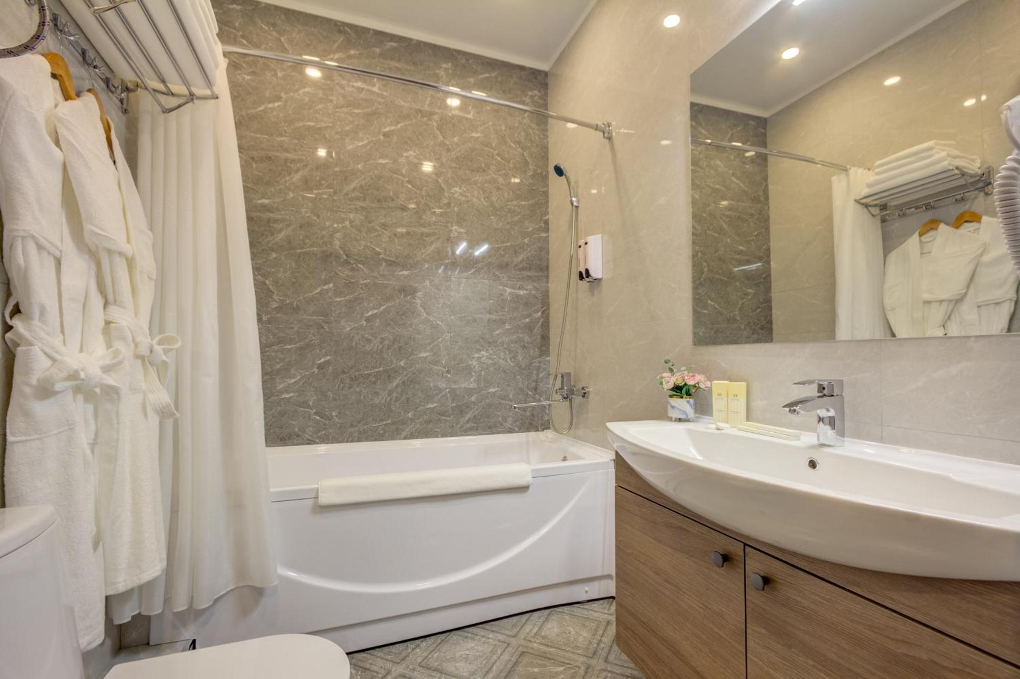 Sara Boutique Hotel Bişkek Dış mekan fotoğraf
