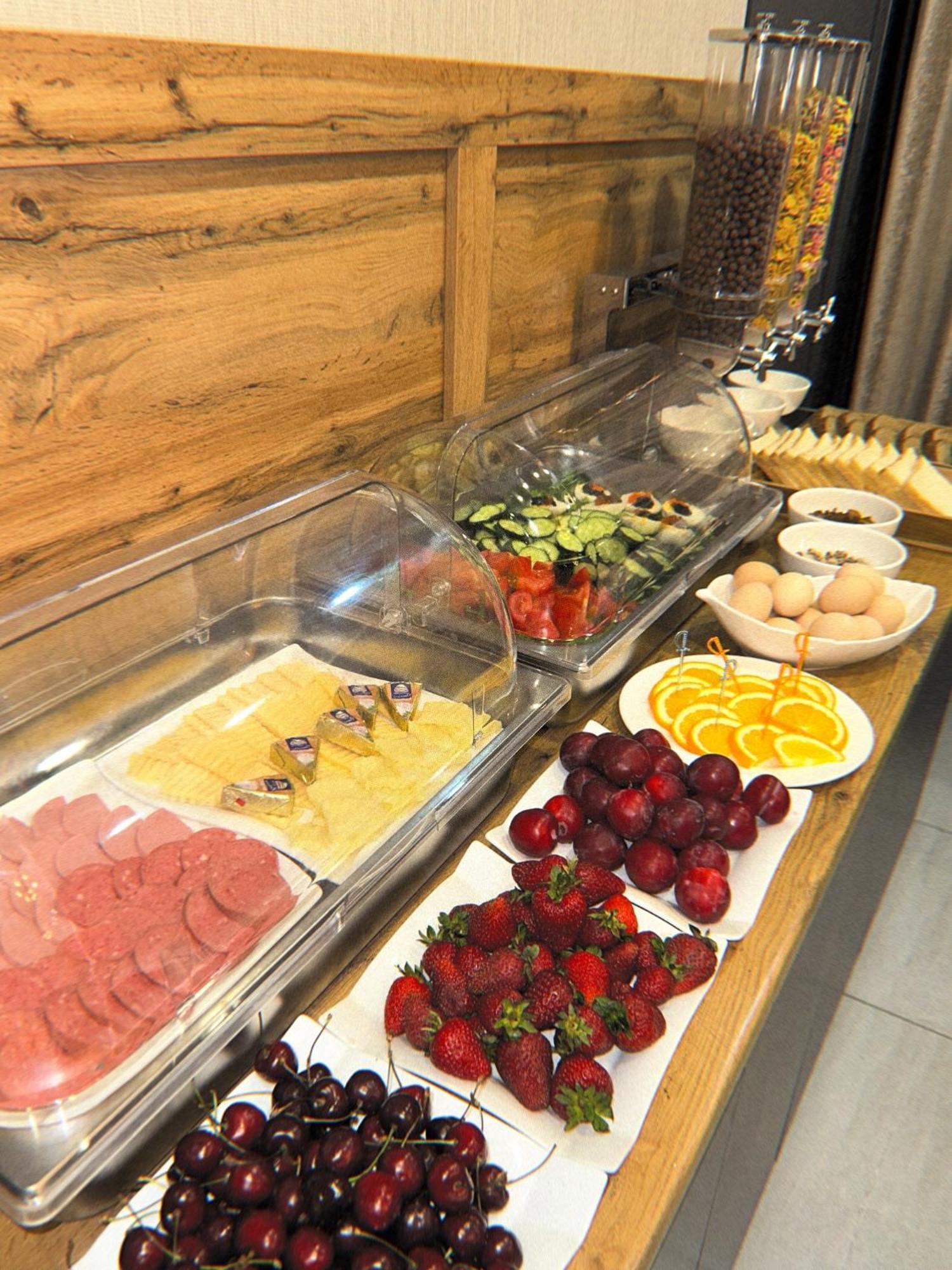 Sara Boutique Hotel Bişkek Dış mekan fotoğraf