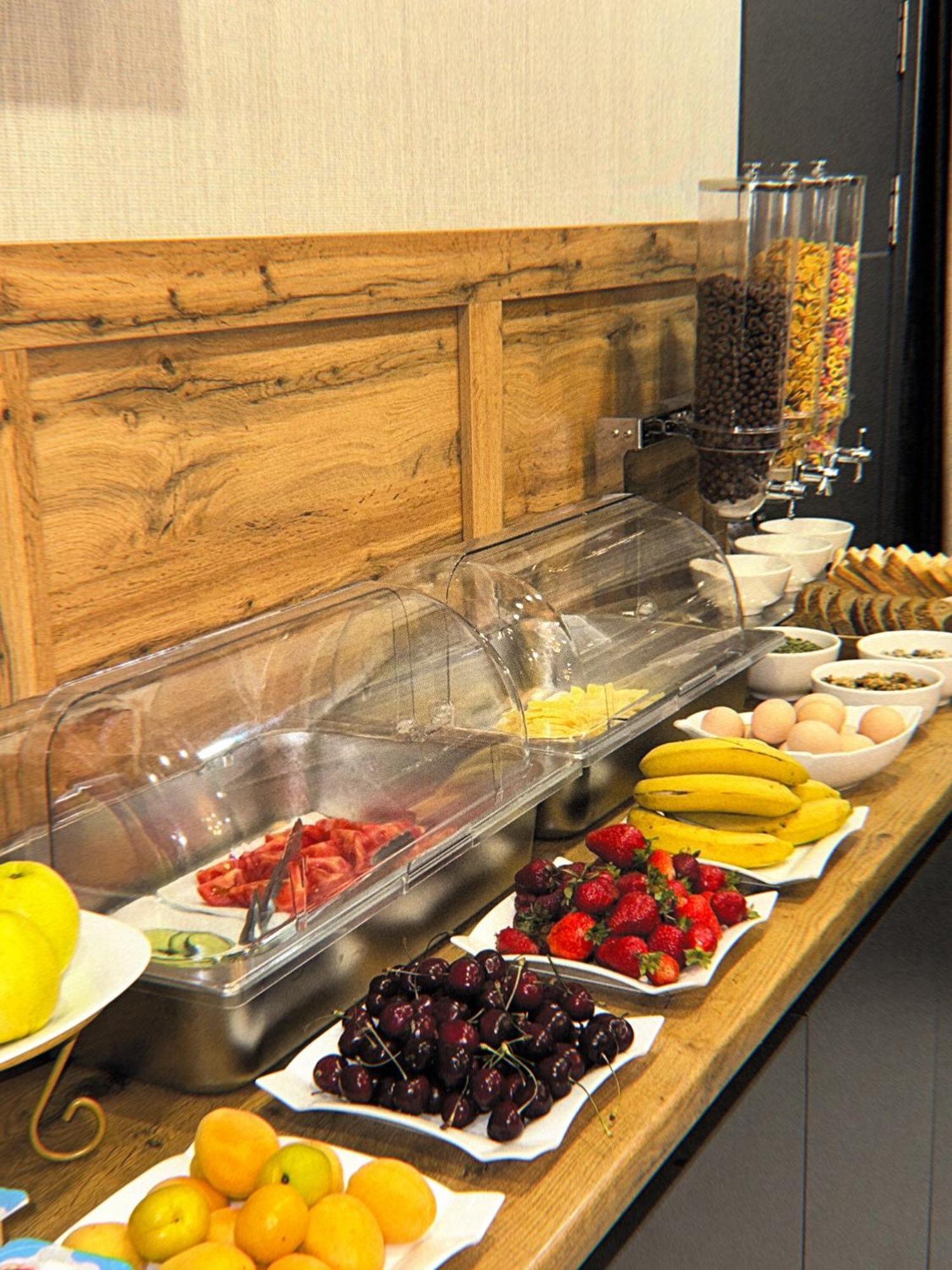 Sara Boutique Hotel Bişkek Dış mekan fotoğraf