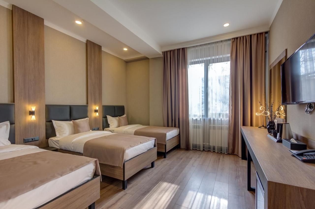 Sara Boutique Hotel Bişkek Dış mekan fotoğraf