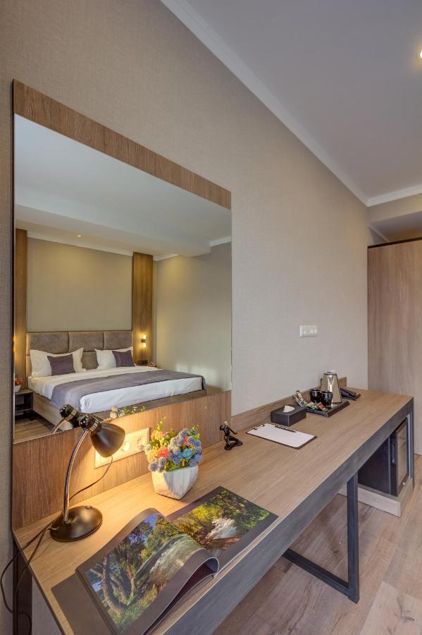 Sara Boutique Hotel Bişkek Dış mekan fotoğraf